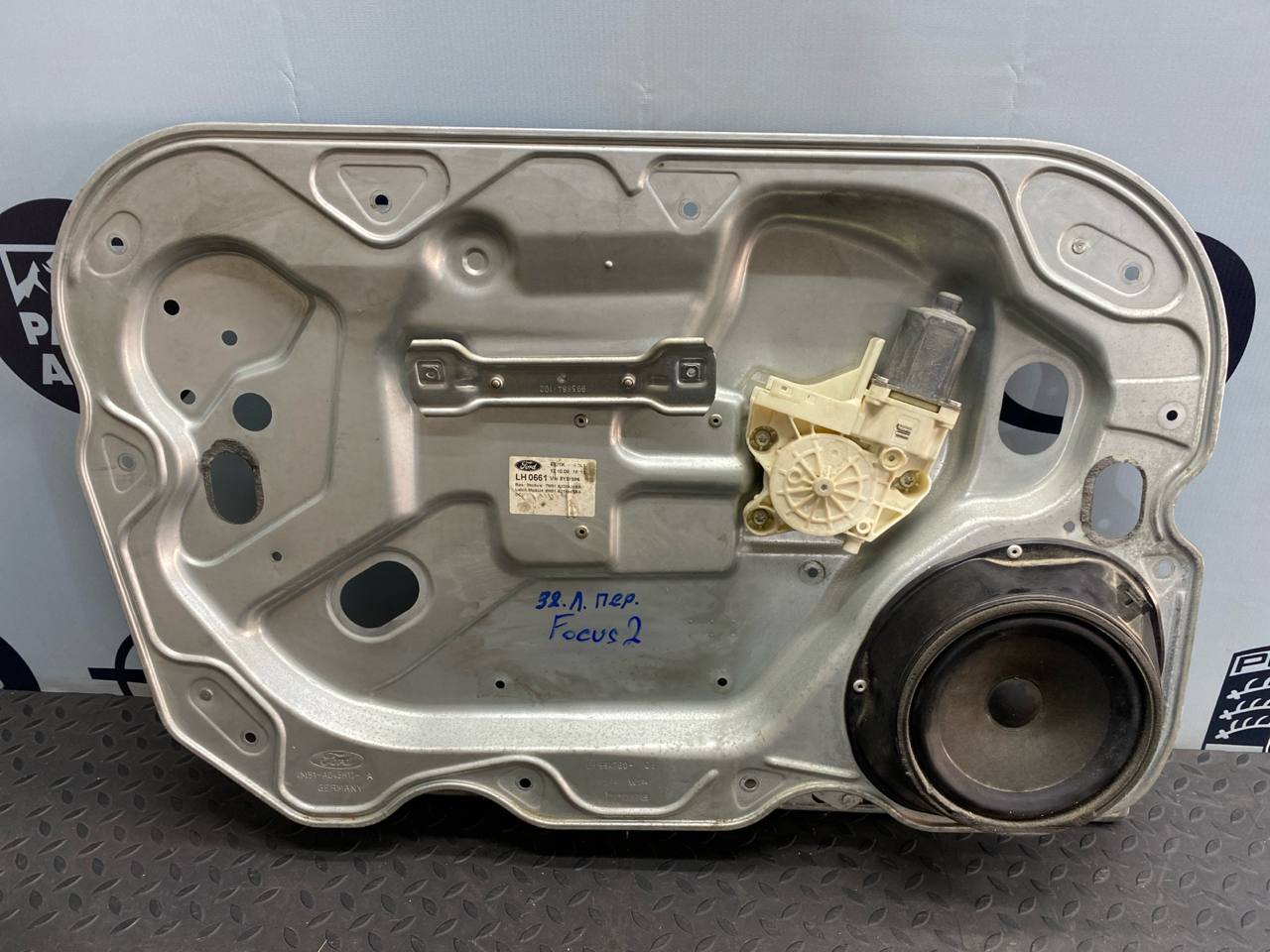 Стеклоподъемник передний левый Ford Focus/2 2004-2011