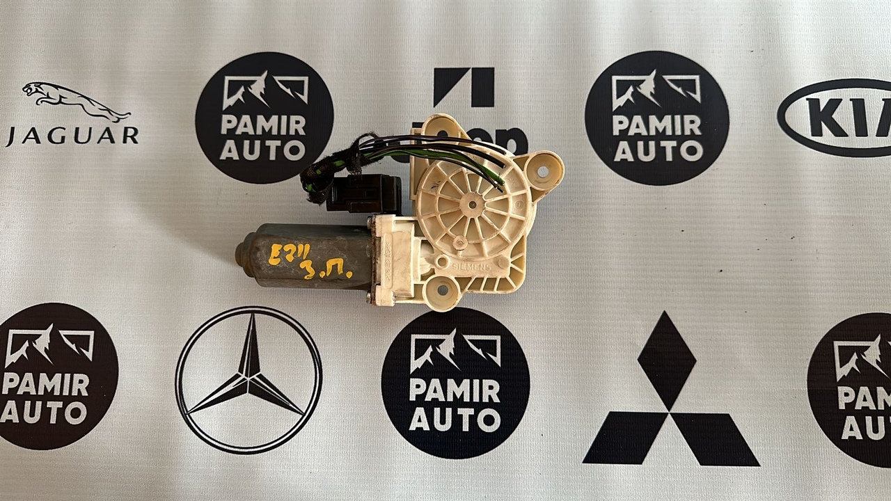 Моторчик стеклоподъемника задний правый Mercedes E/W211 2002-2009
