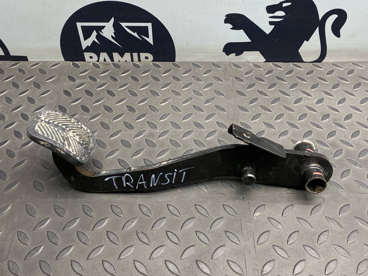 Педаль тормоза Ford Transit 2000-2006