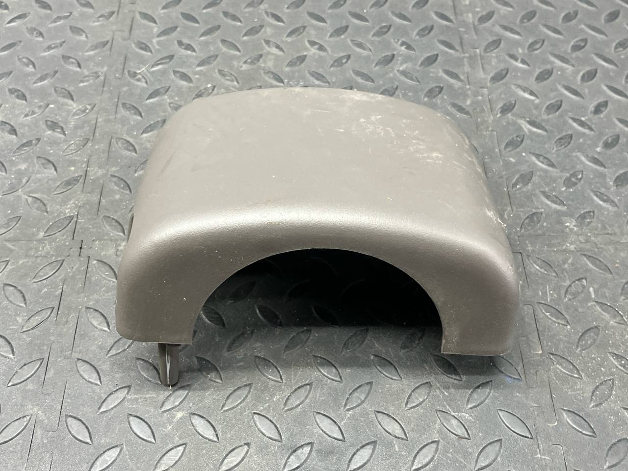 Кожух рулевой колонки верхний Chrysler Voyager/4 2000-2008