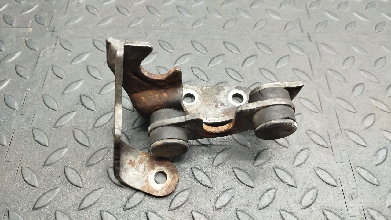 Кронштейн троса КПП Opel Zafira/B 2005-2014