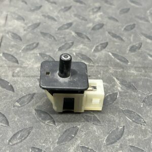 Выключатель концевой Mercedes C/W202 1993-2001