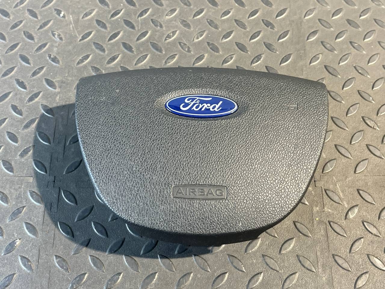 Подушка безопасности в руль Ford Focus/2 2004-2011