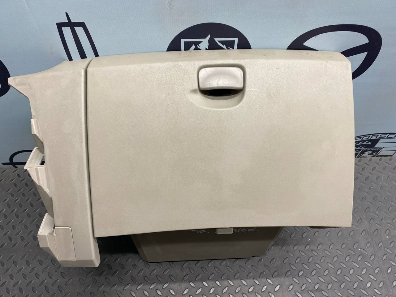 Бардачок Renault Scenic/2 2003-2009