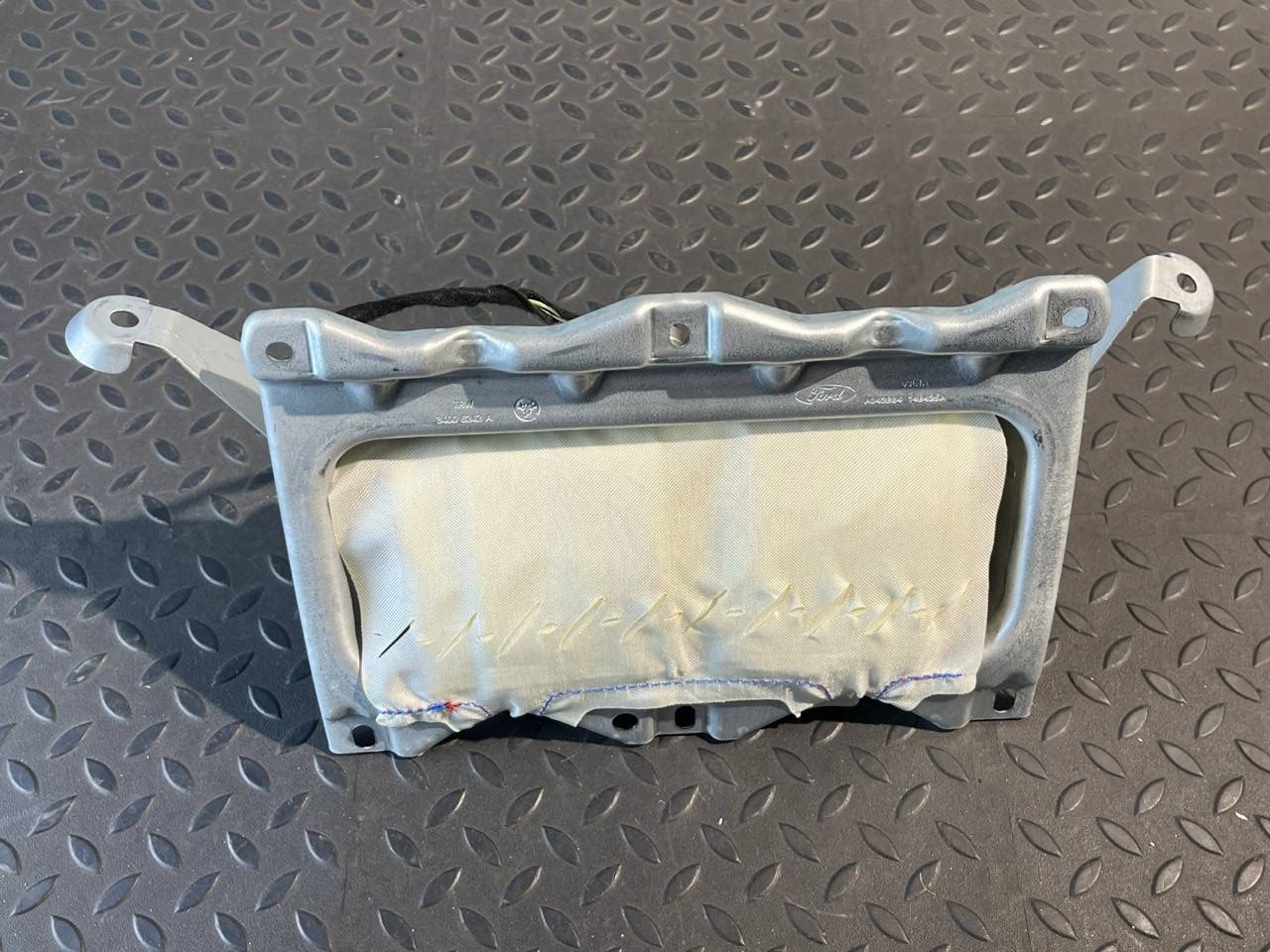 Подушка безопасности в торпедо Ford Focus/2 2004-2011