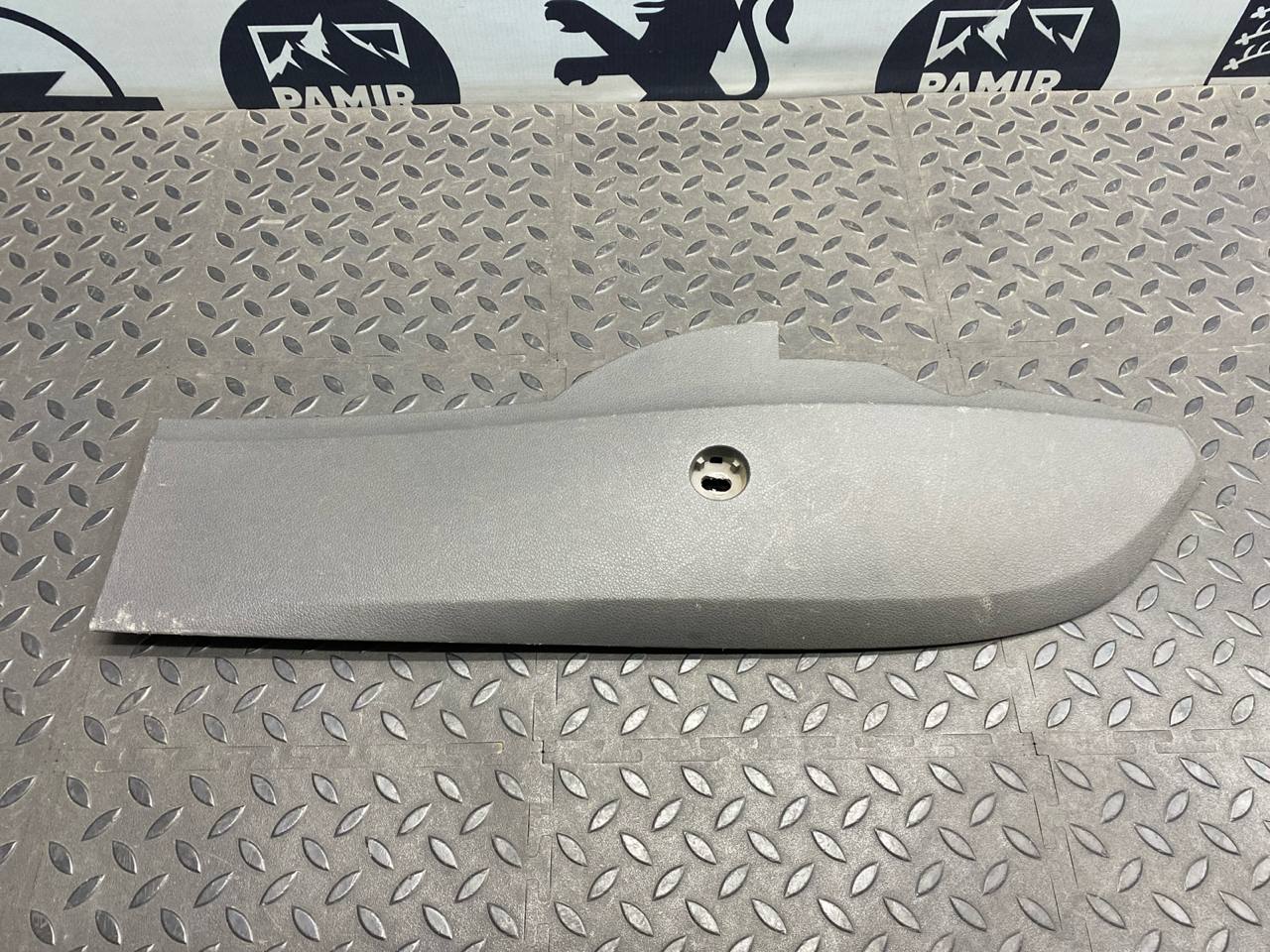 Накладка на консоль левая Ford Focus/2 2004-2011