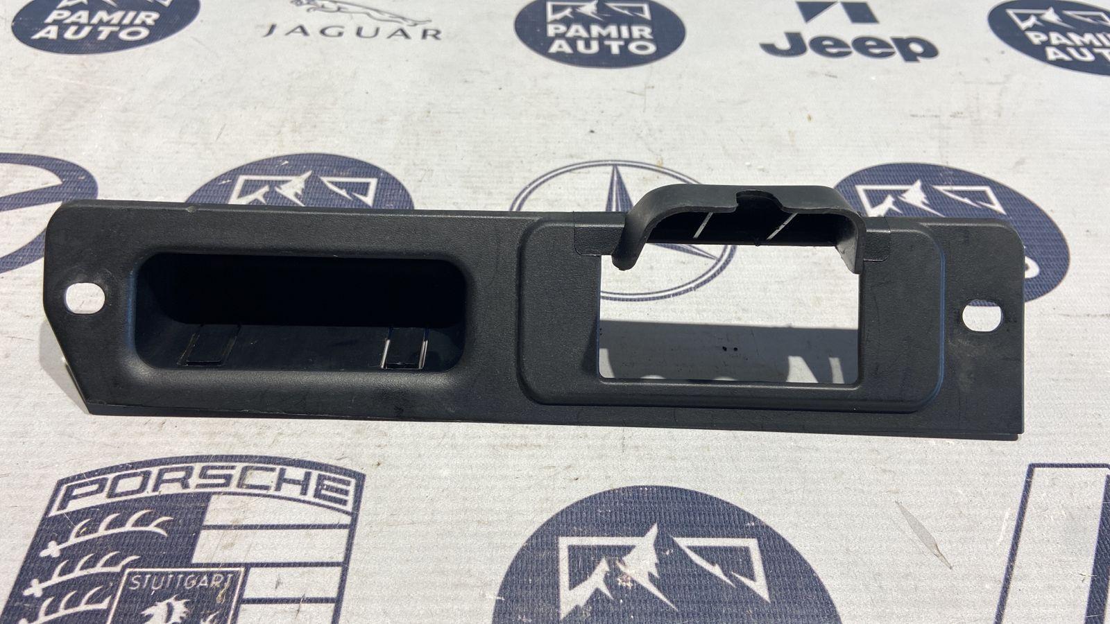 Обшивка двери багажника Mercedes C/W203 2000-2008