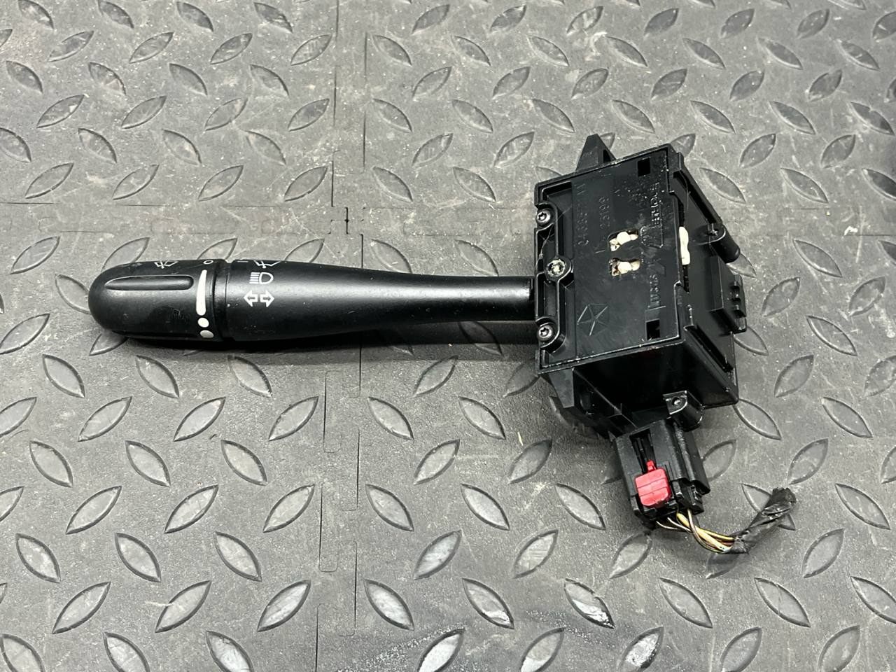 Переключатель подрулевой Chrysler Voyager/4 2000-2008