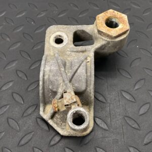 Кронштейн крепления стабилизатора передний левый Mercedes E/W211 2002-2009