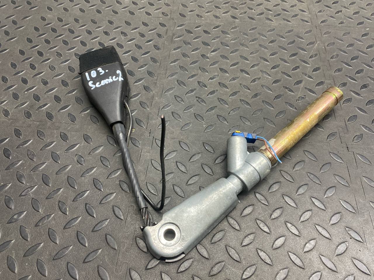 Ответная часть ремня безопасности передняя Renault Scenic/2 2003-2009