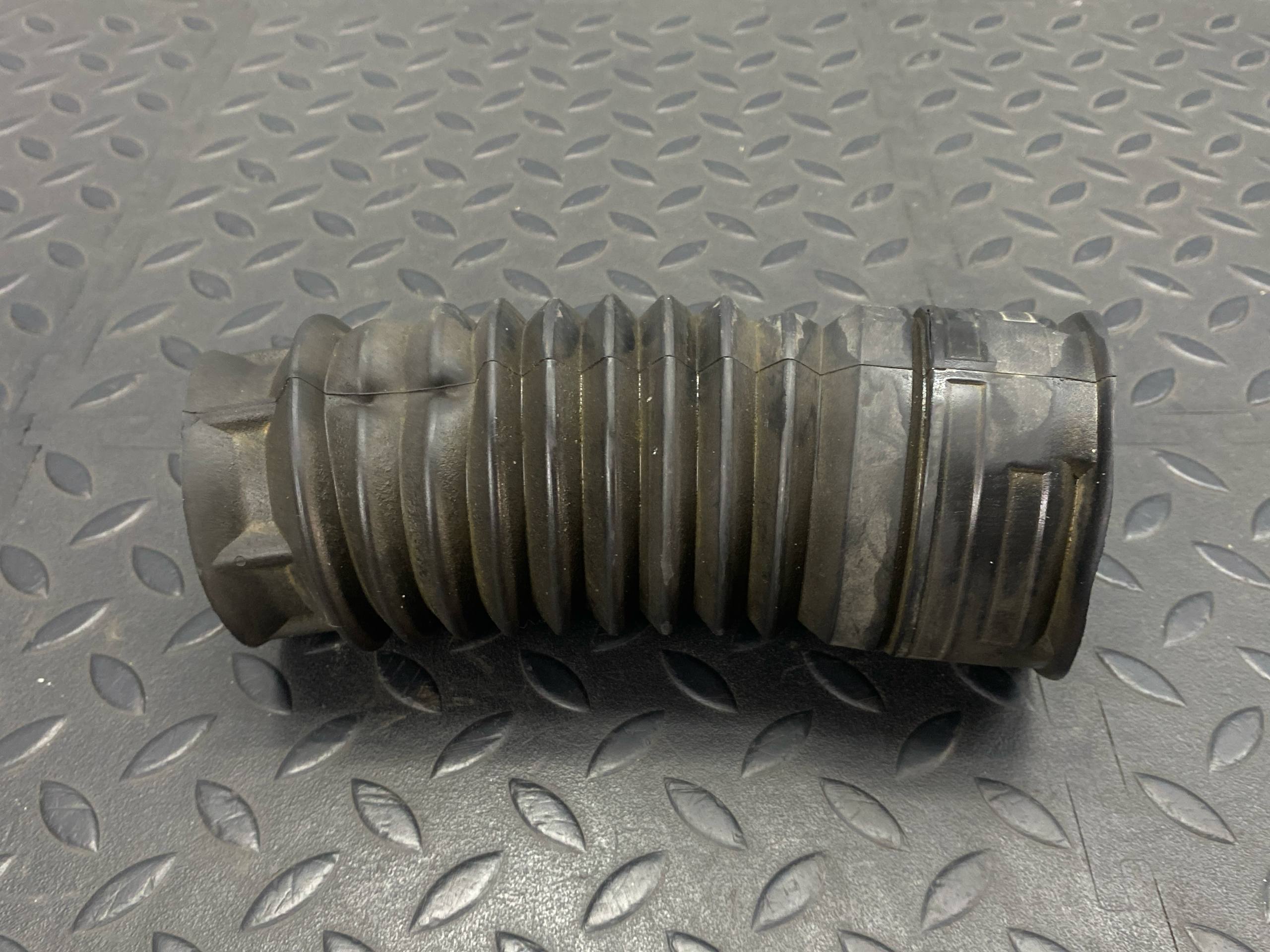 Пыльник амортизатора передний Mercedes E/W211 2002-2009