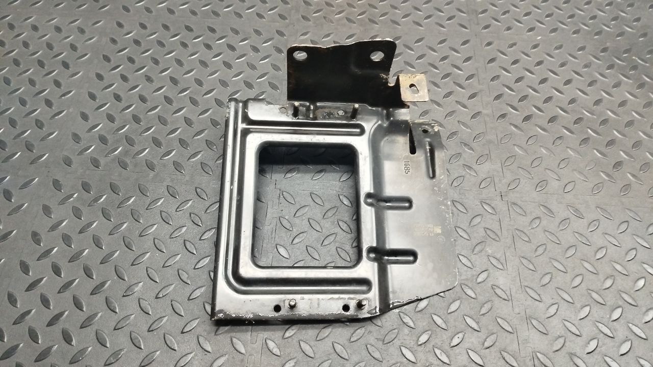 Кронштейн блока управления двигателем Opel Astra/H 2004-2014