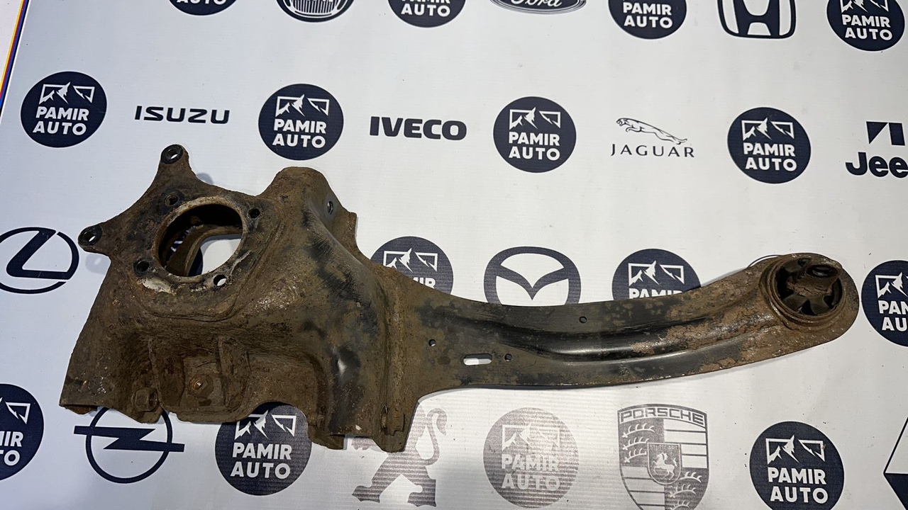 Кулак поворотный задний правый Ford C-Max 2003-2010