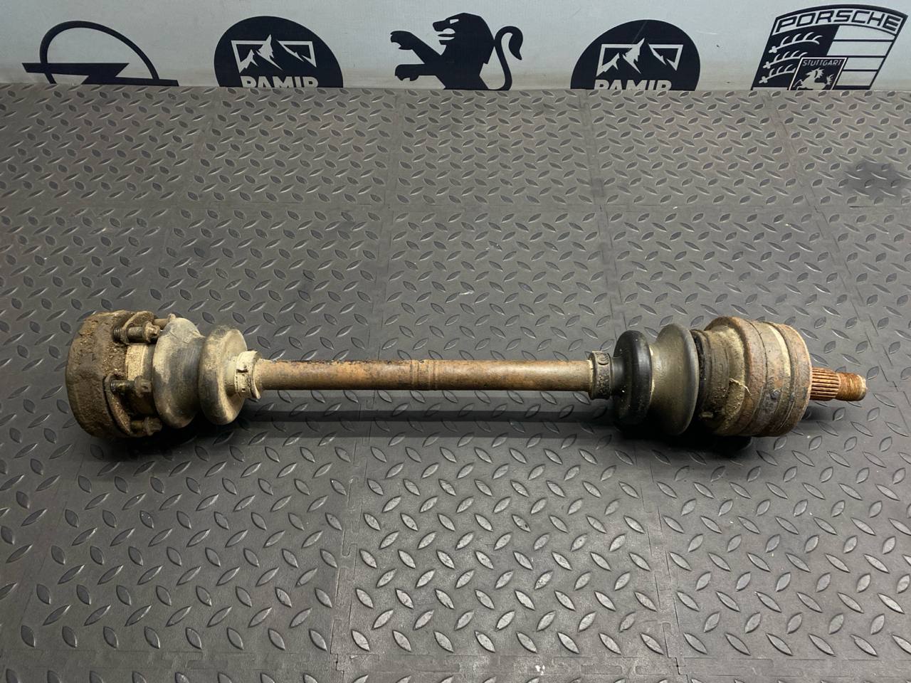 Полуось задняя Mercedes C/W202 1993-2001