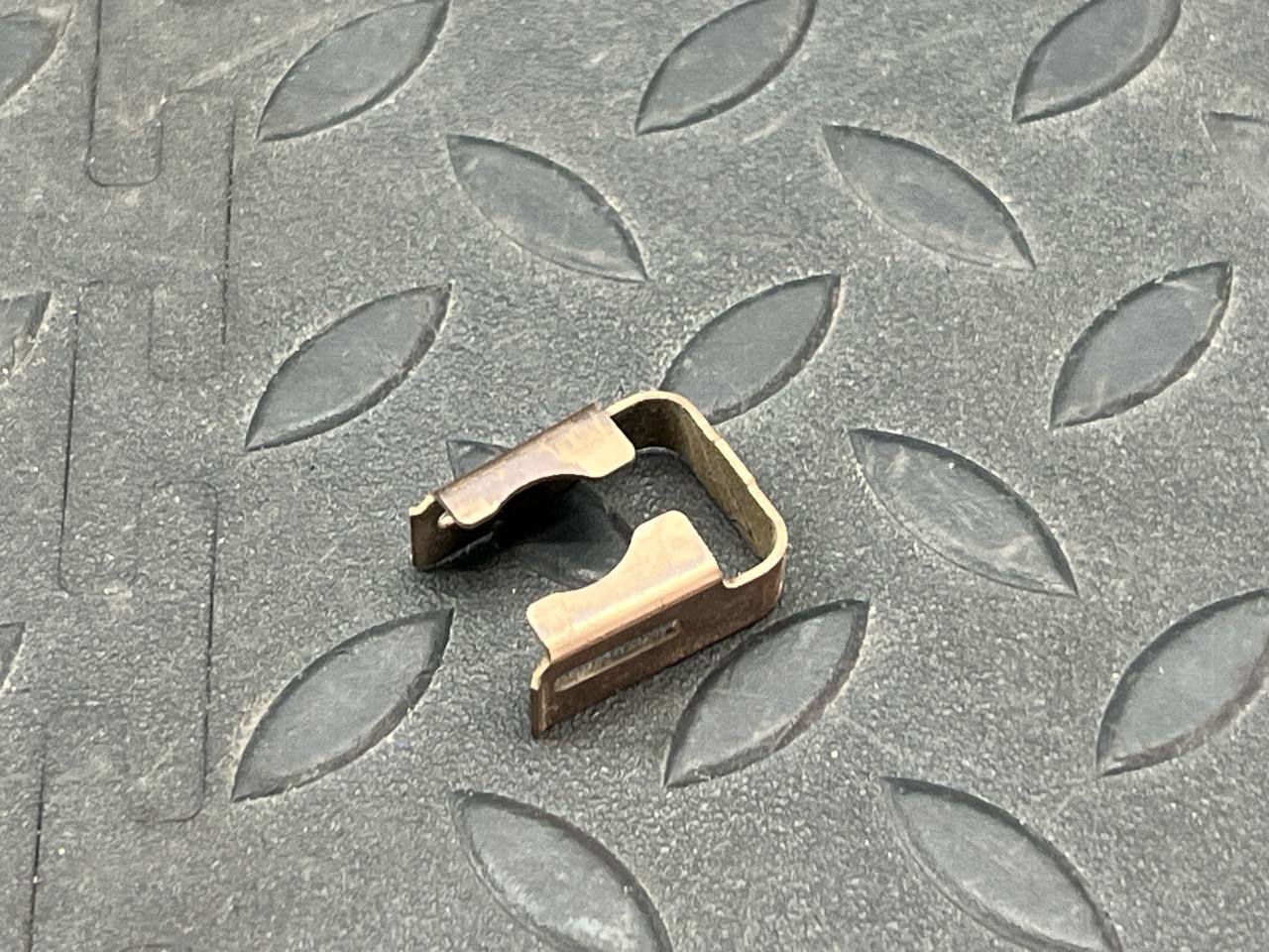 Скоба топливной форсунки Honda Civic/8 2005-2012