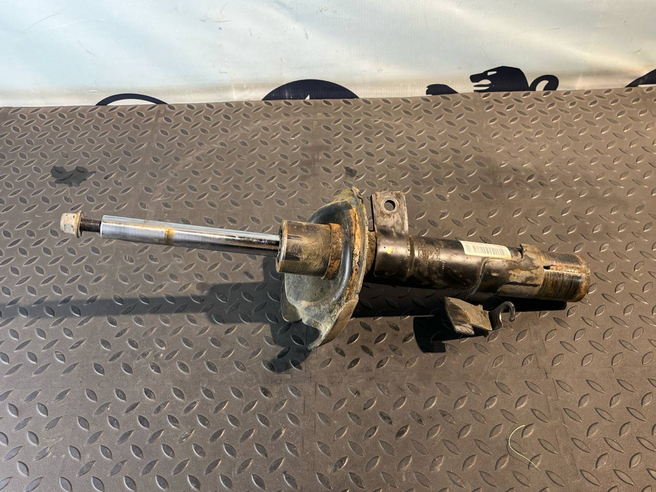 Амортизатор передний правый Ford Focus/2 2004-2011