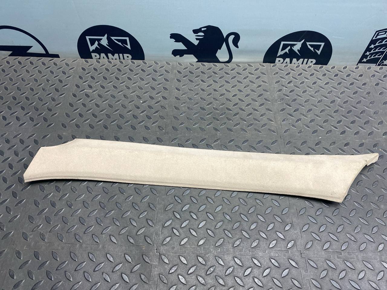 Обшивка стойки передняя левая Mercedes C/W202 1993-2001