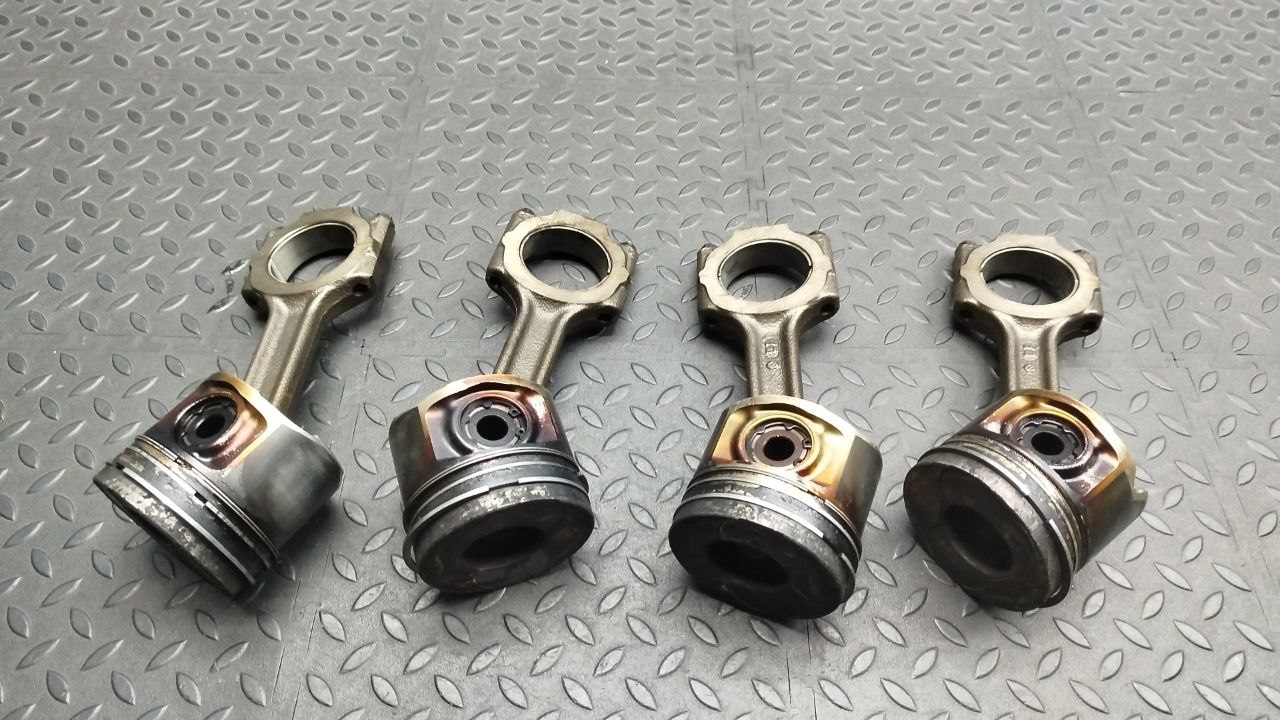 Поршень с шатуном Opel Zafira/B 2005-2014