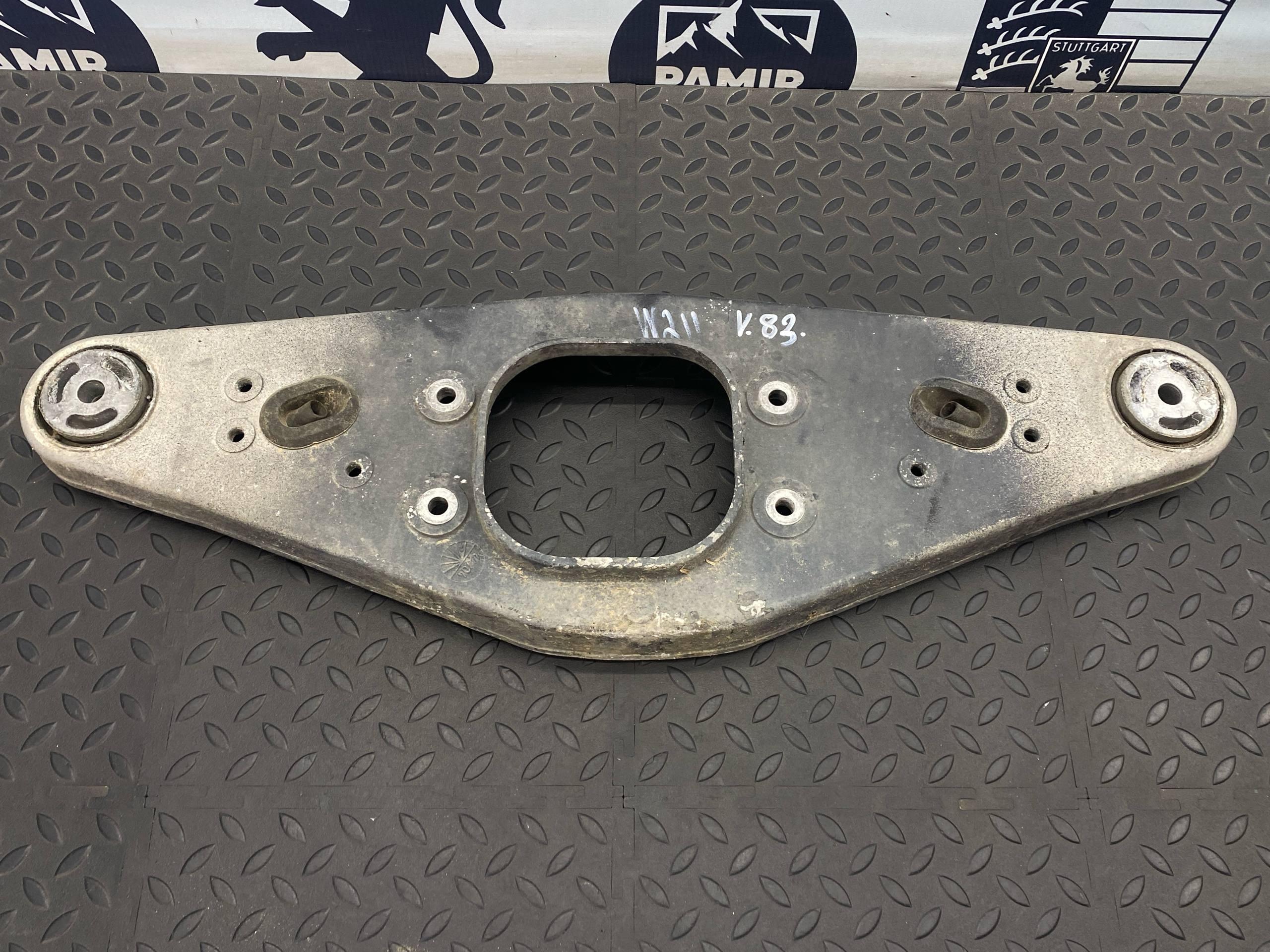 Кронштейн редуктора Mercedes E/W211 2002-2009