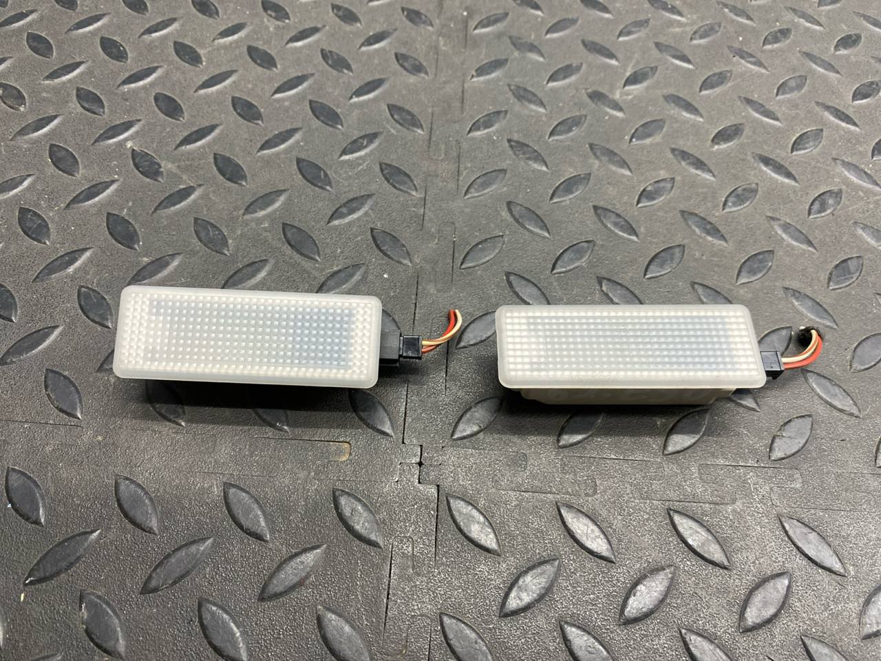 Плафон салонный BMW 3/E90 2004-2013