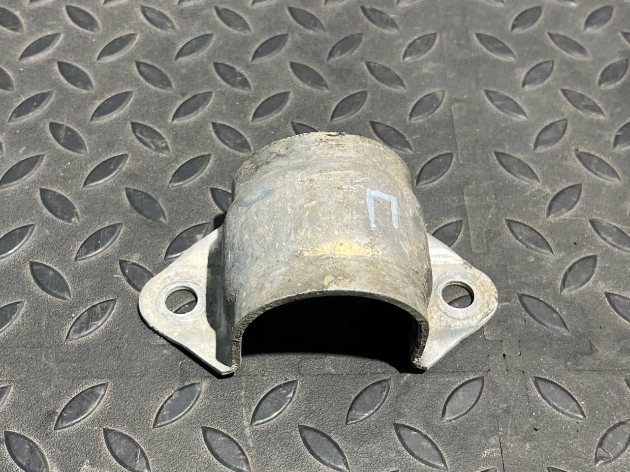 Кронштейн крепления стабилизатора передний BMW 3/E46 1998-2007