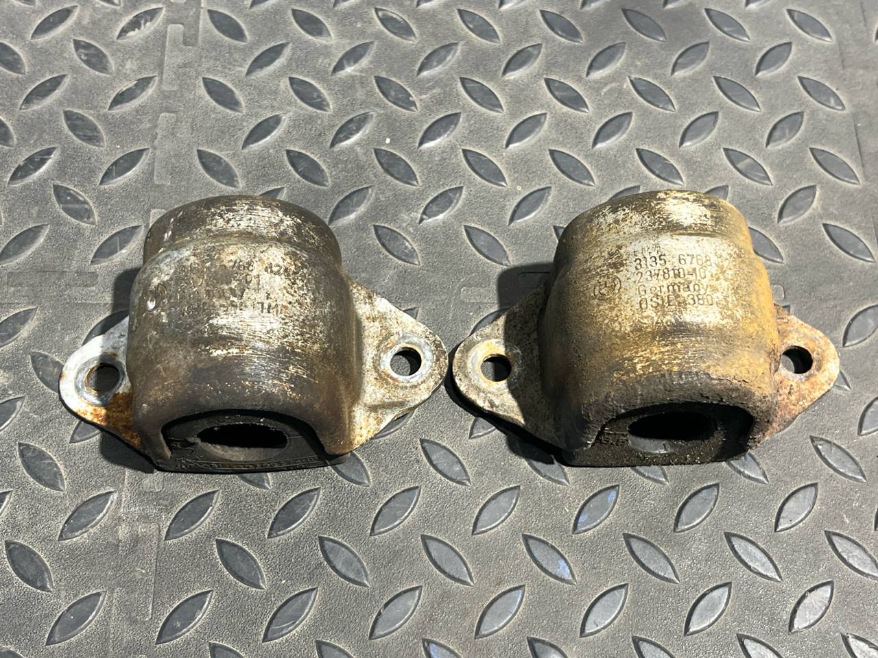 Кронштейн крепления стабилизатора передний BMW 3/E90 2004-2013