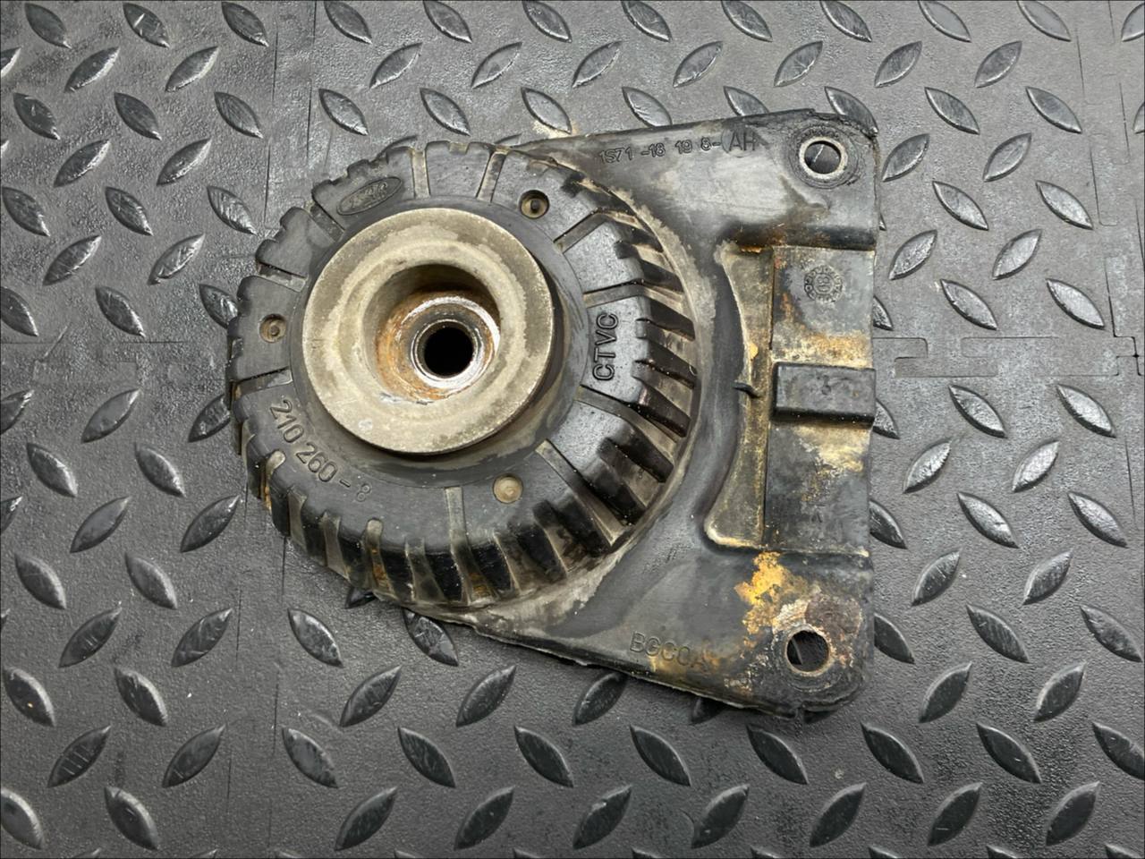 Опора амортизатора задняя Ford Mondeo/3 2000-2007