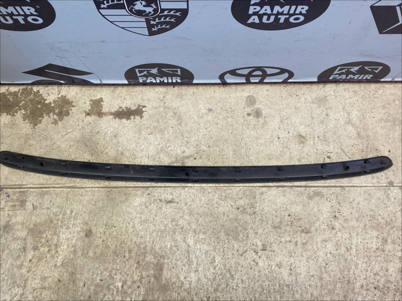 Накладка бампера задняя центральная Ford Focus/2 2004-2011