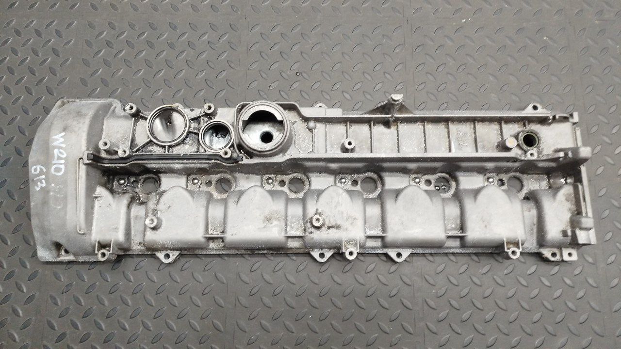 Крышка клапанная Mercedes E/W210 1995-2003