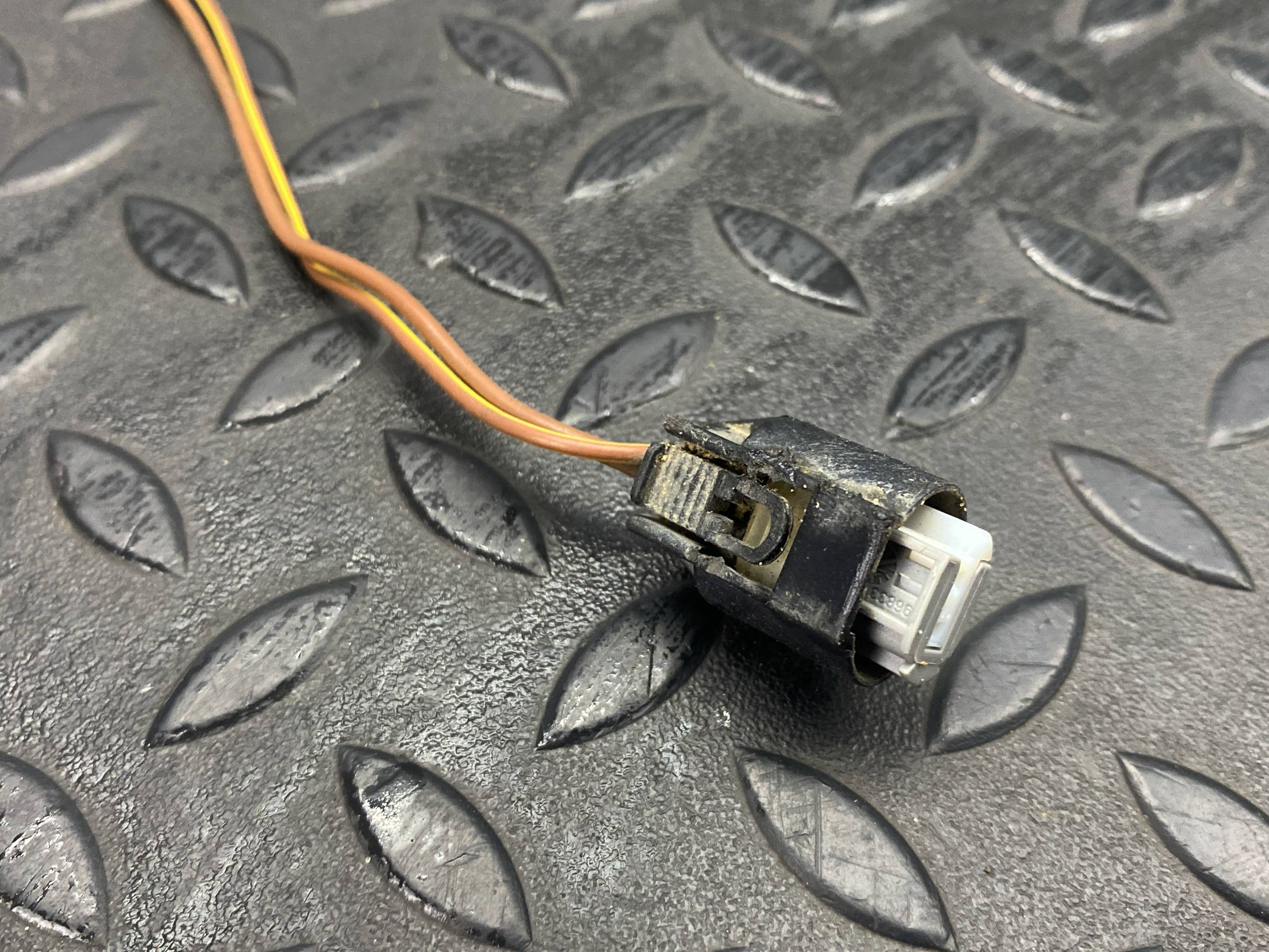 Датчик износа колодок передний Mercedes E/W211 2002-2009