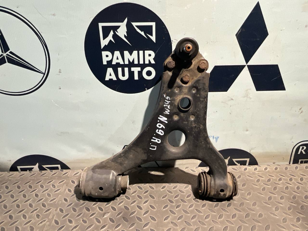 Рычаг передний правый Mercedes B/W245 2005-2011