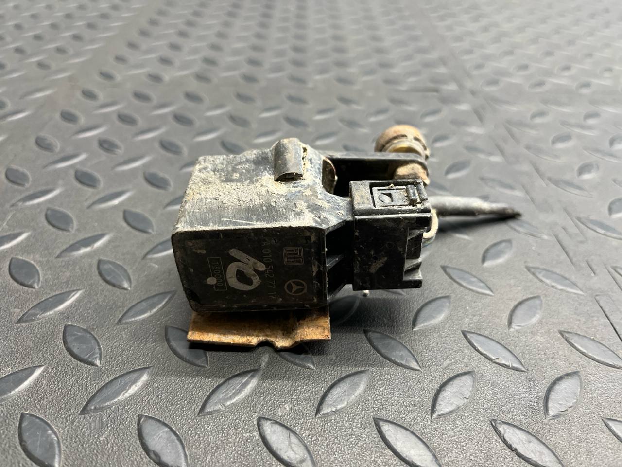 Датчик положения кузова Mercedes C/W203 2000-2008