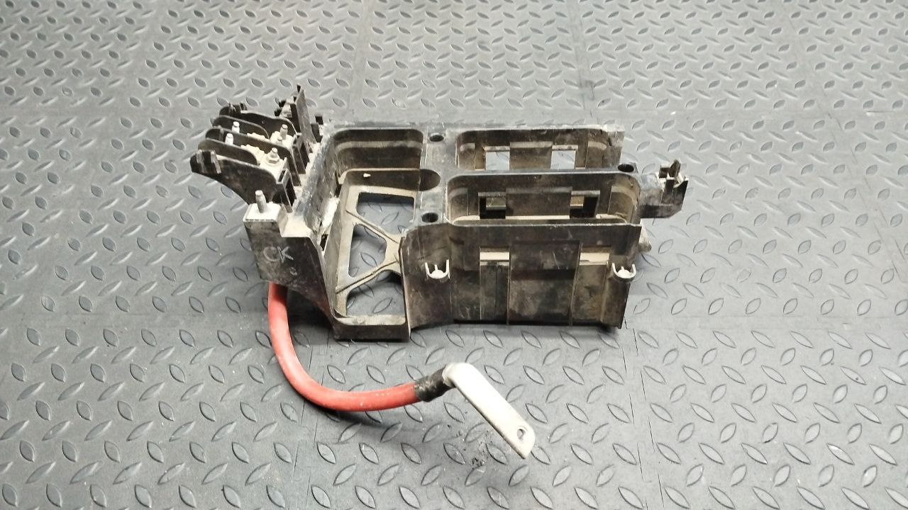 Корпус блока предохранителей Opel Astra/H 2004-2014