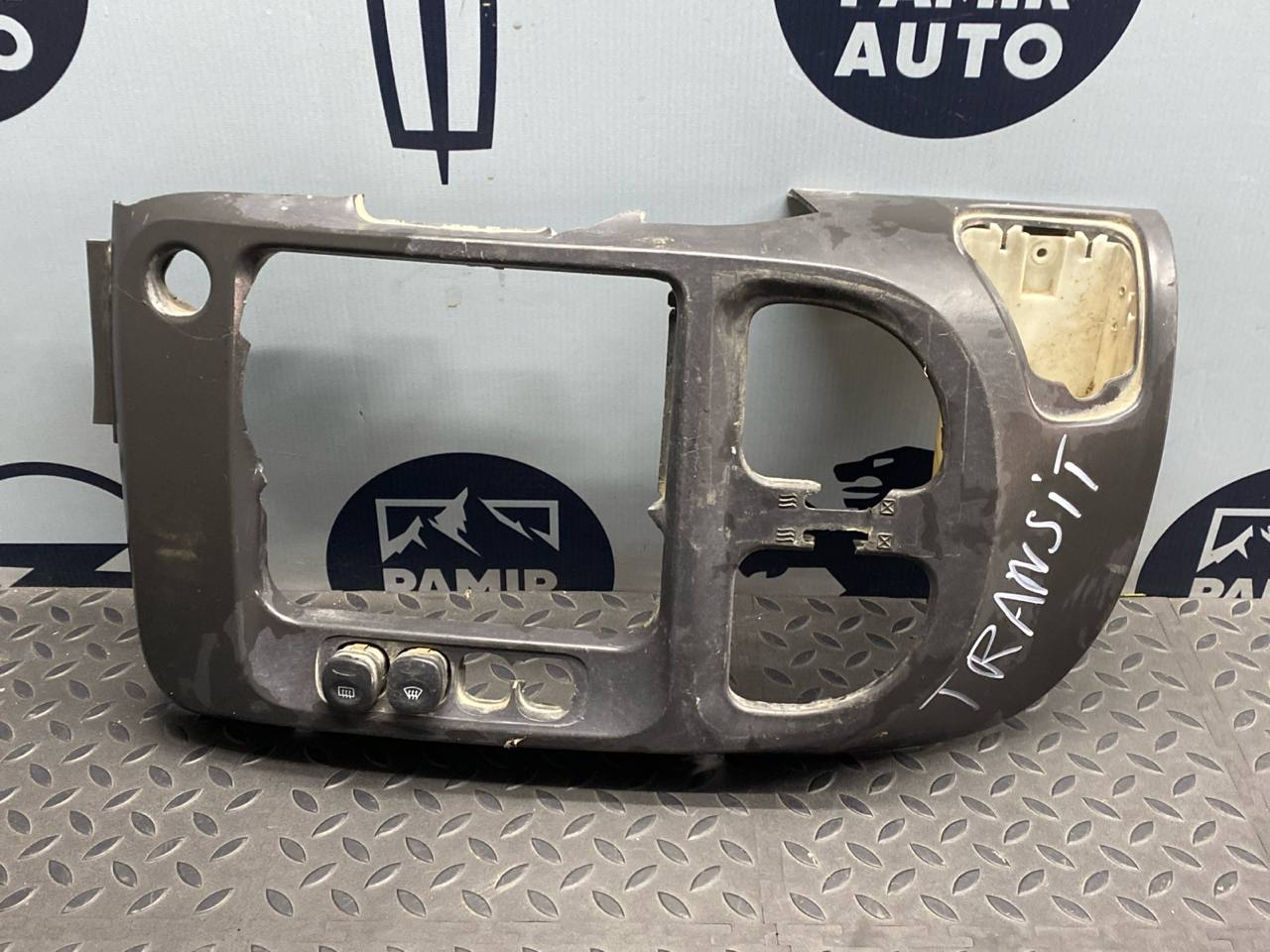 Накладка на торпедо Ford Transit 2000-2006