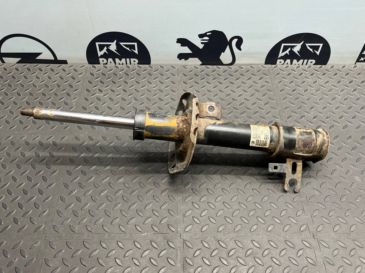 Амортизатор передний правый Opel Astra/H 2004-2014