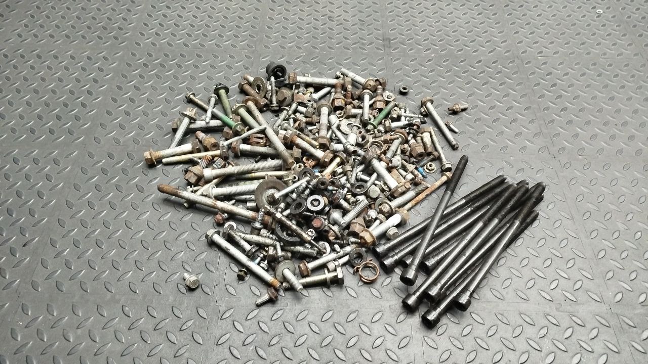 Болт двигателя Opel Zafira/B 2005-2014