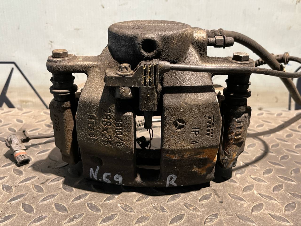 Суппорт передний правый Mercedes B/W245 2005-2011