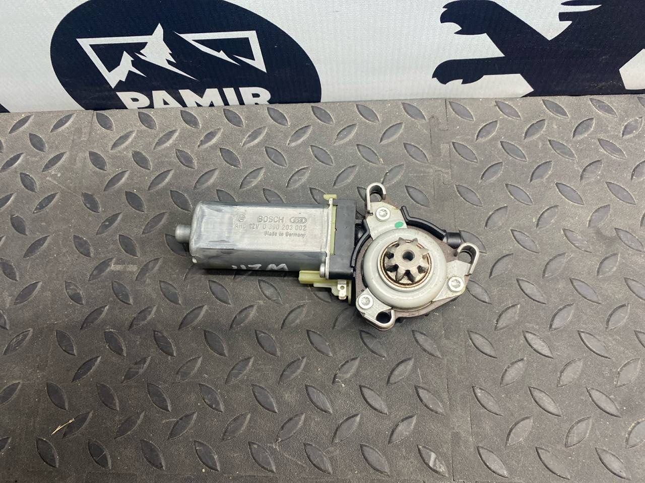 Моторчик сиденья правый Mercedes E/W211 2002-2009