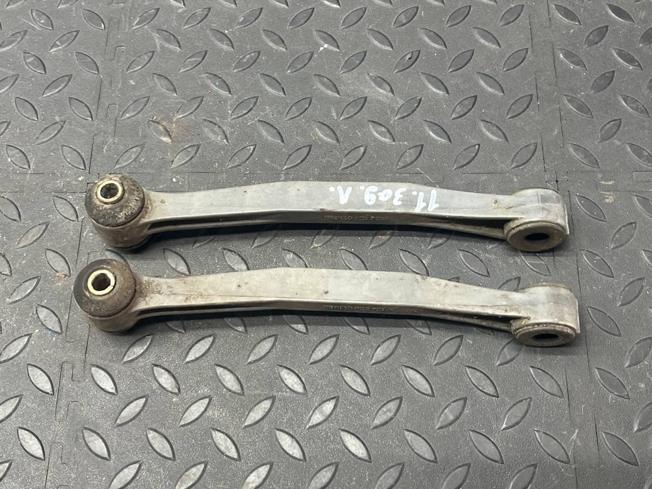 Стойка стабилизатора задняя Mercedes C/W202 1993-2001