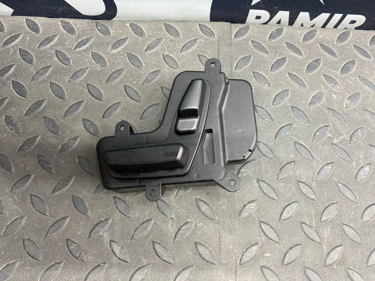 Блок управления сиденьем передний левый Mercedes E/W211 2002-2009