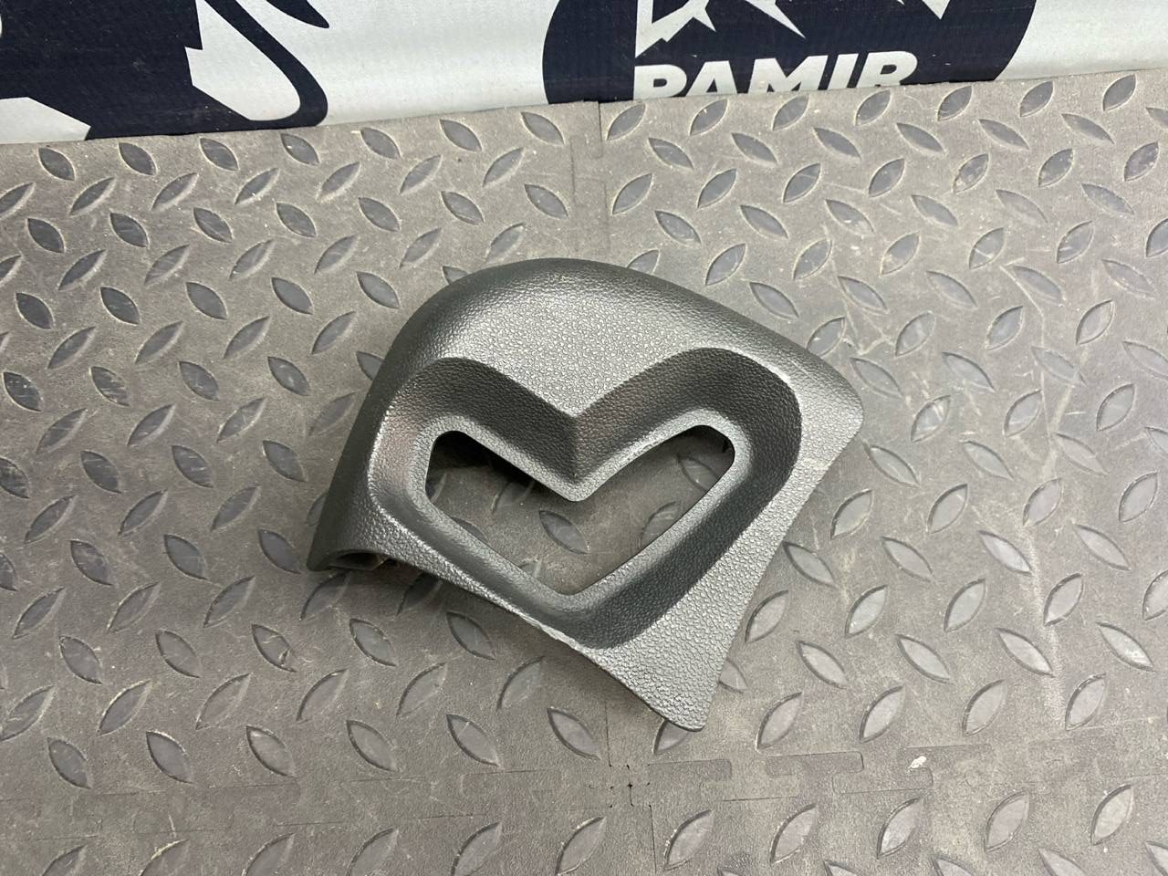 Накладка на сиденье передняя левая Mercedes E/W211 2002-2009