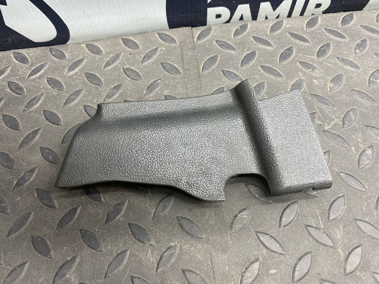 Накладка на сиденье передняя правая Mercedes E/W211 2002-2009