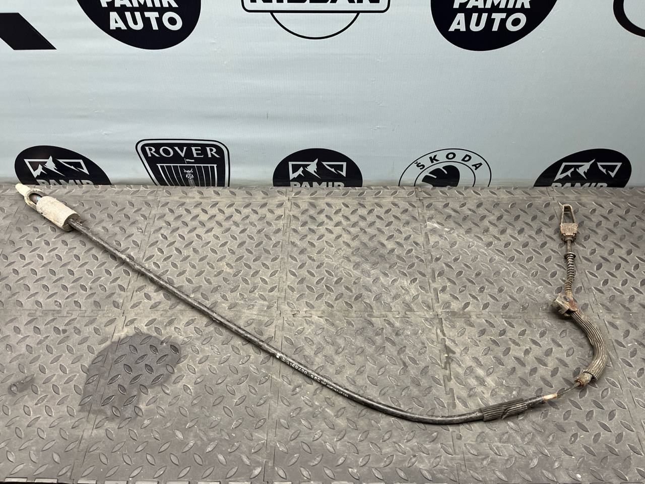 Трос стояночного тормоза центральный Mercedes B/W245 2005-2011