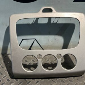 Накладка на торпедо Ford Focus/2 2004-2011