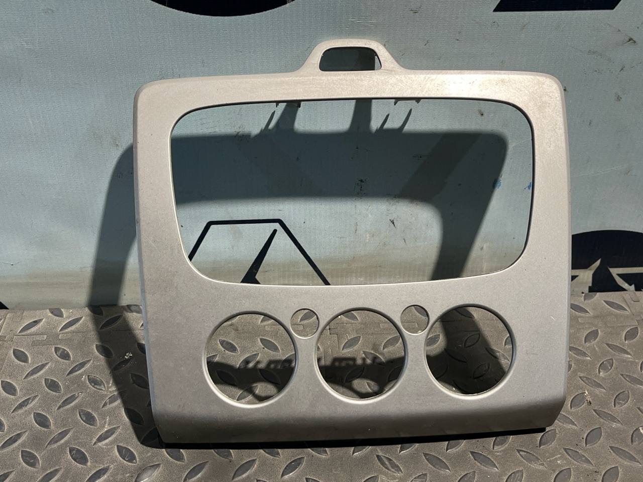 Накладка на торпедо Ford Focus/2 2004-2011