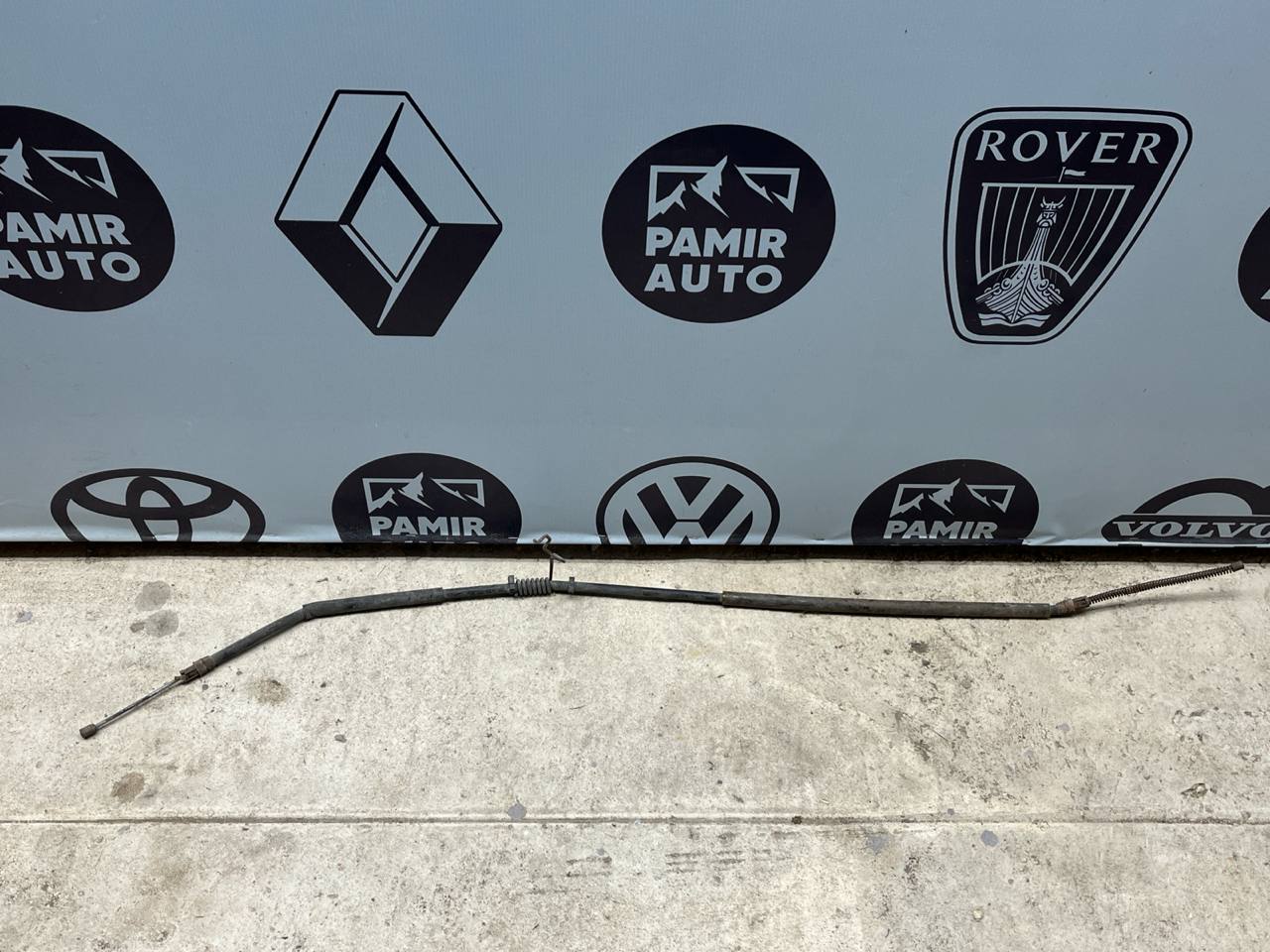 Трос стояночного тормоза правый Ford Transit 2000-2006