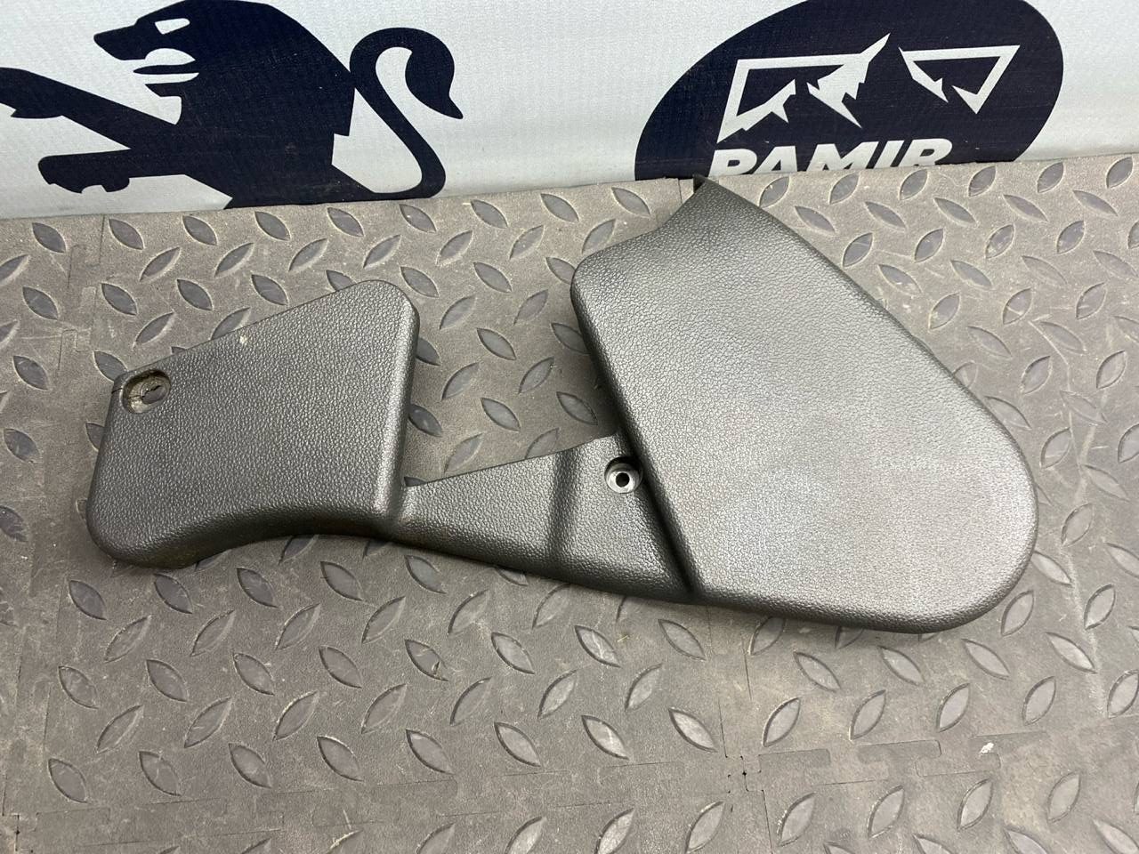 Накладка на сиденье передняя левая Mercedes E/W211 2002-2009