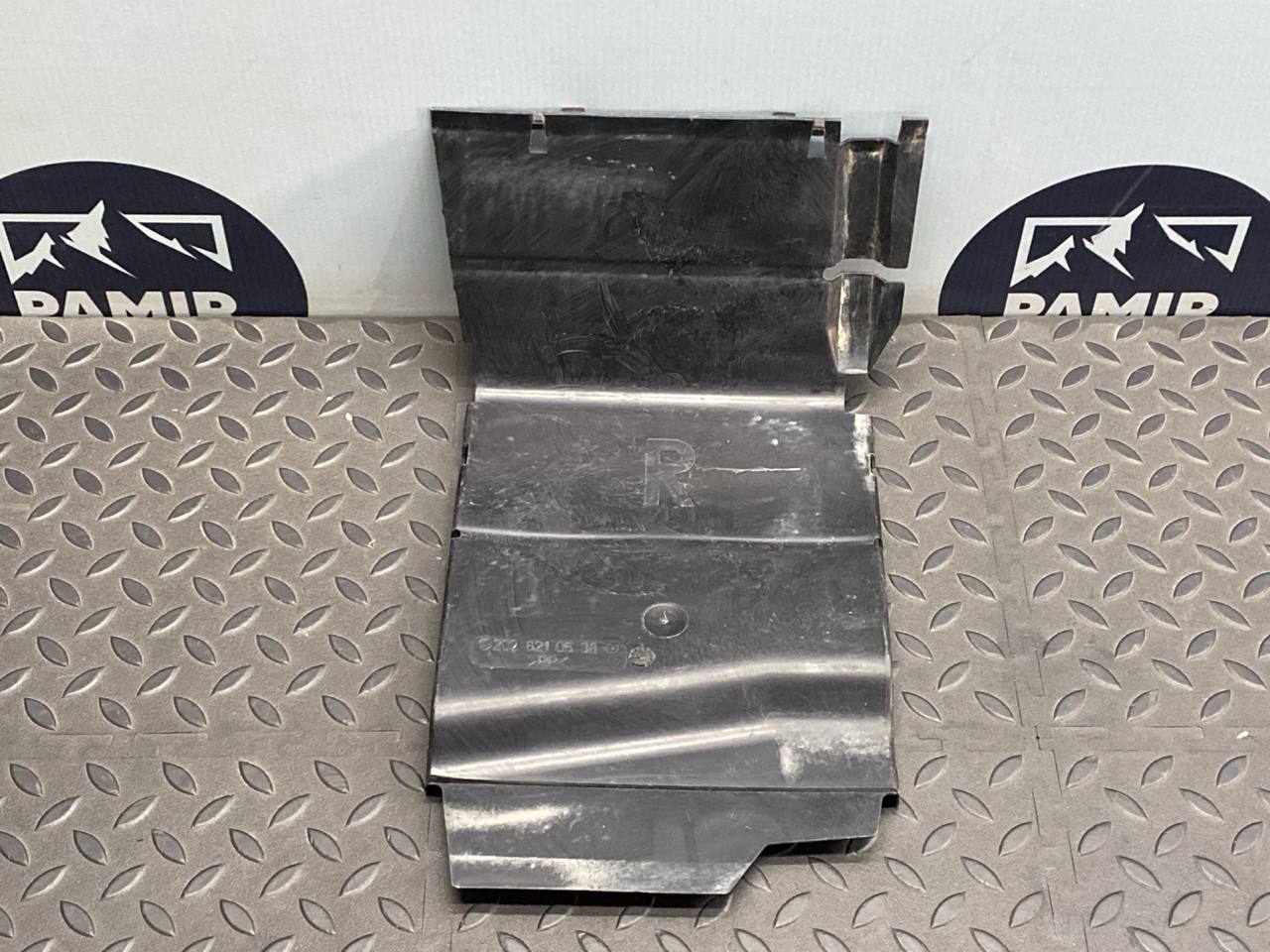 Канал для кабеля Mercedes C/W202 1993-2001