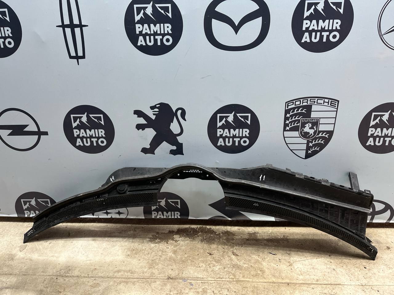 Решетка под лобовое стекло (Жабо) Mercedes C/W202 1993-2001