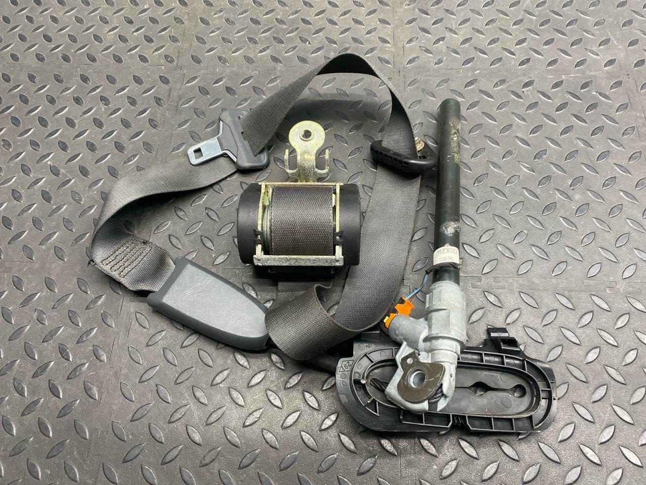 Ремень безопасности передний левый Renault Scenic/2 2003-2009